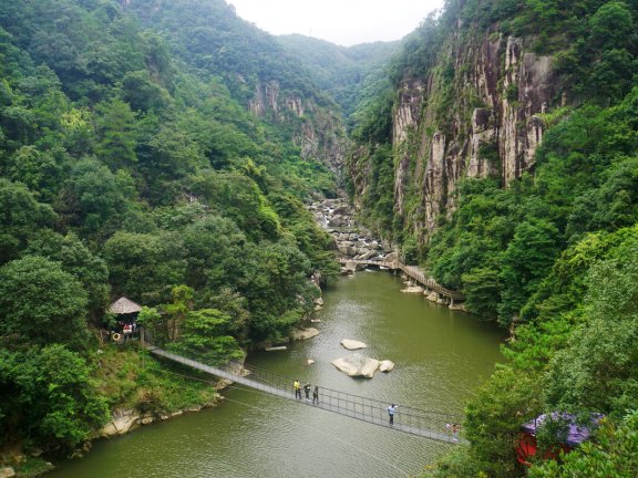 福建又一景区走红，素有“九鲤飞瀑天下奇”之美誉，距县城31公里