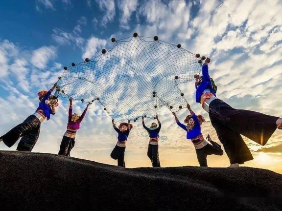 <a href="https://weixinjiefengla.com/document/changjianwenti" target="_blank" rel="noopener">泉州簪花：今生戴花，来世漂亮</a>